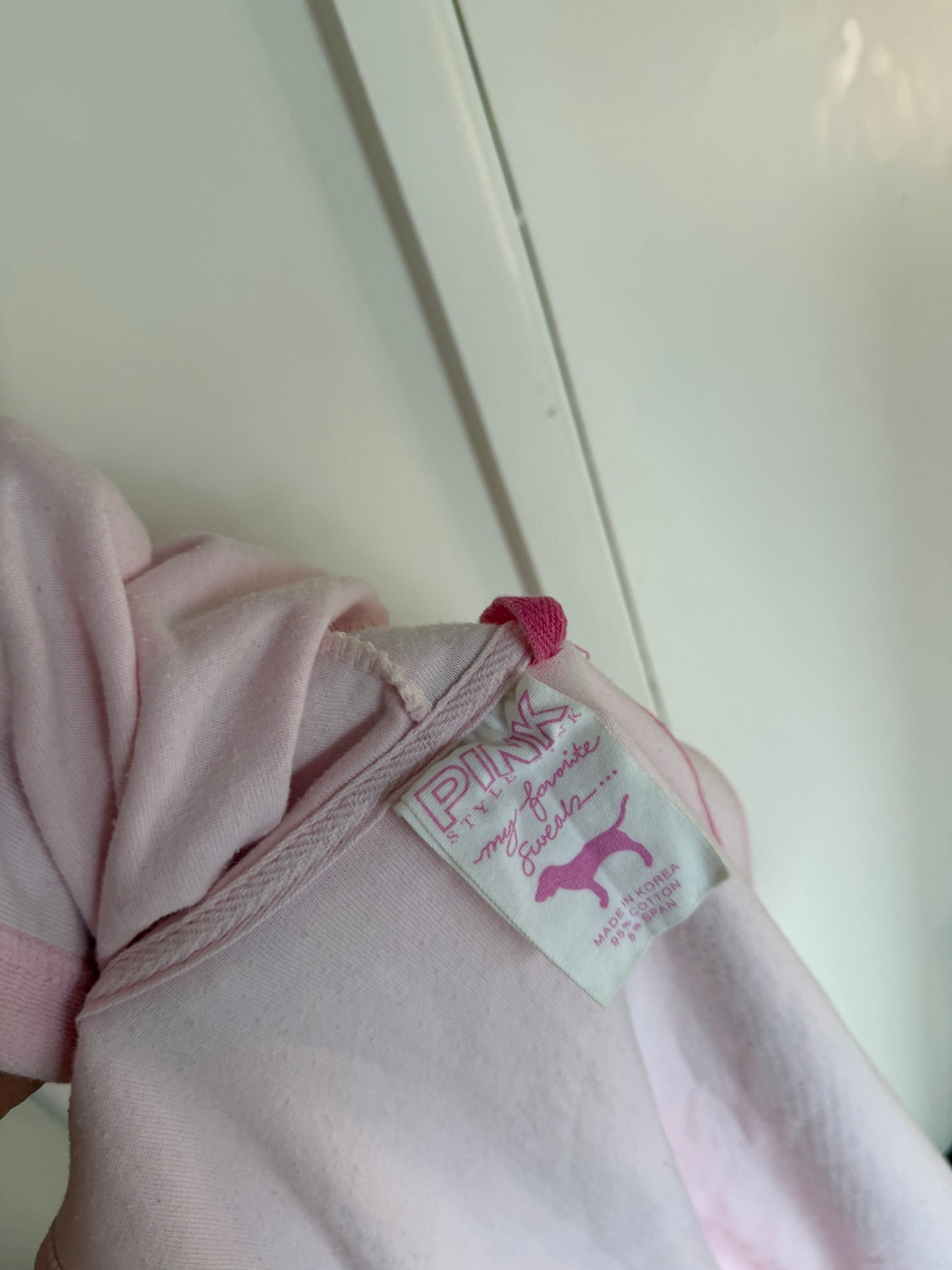 vs pink jumper