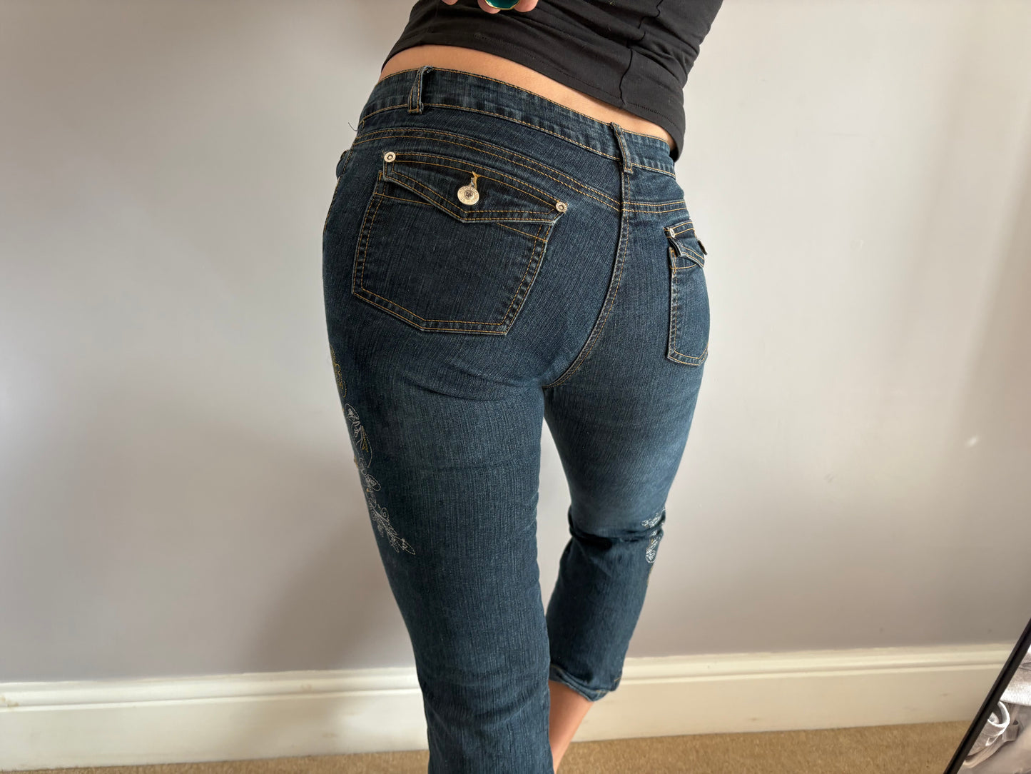 carrie bradshaw capri jeans