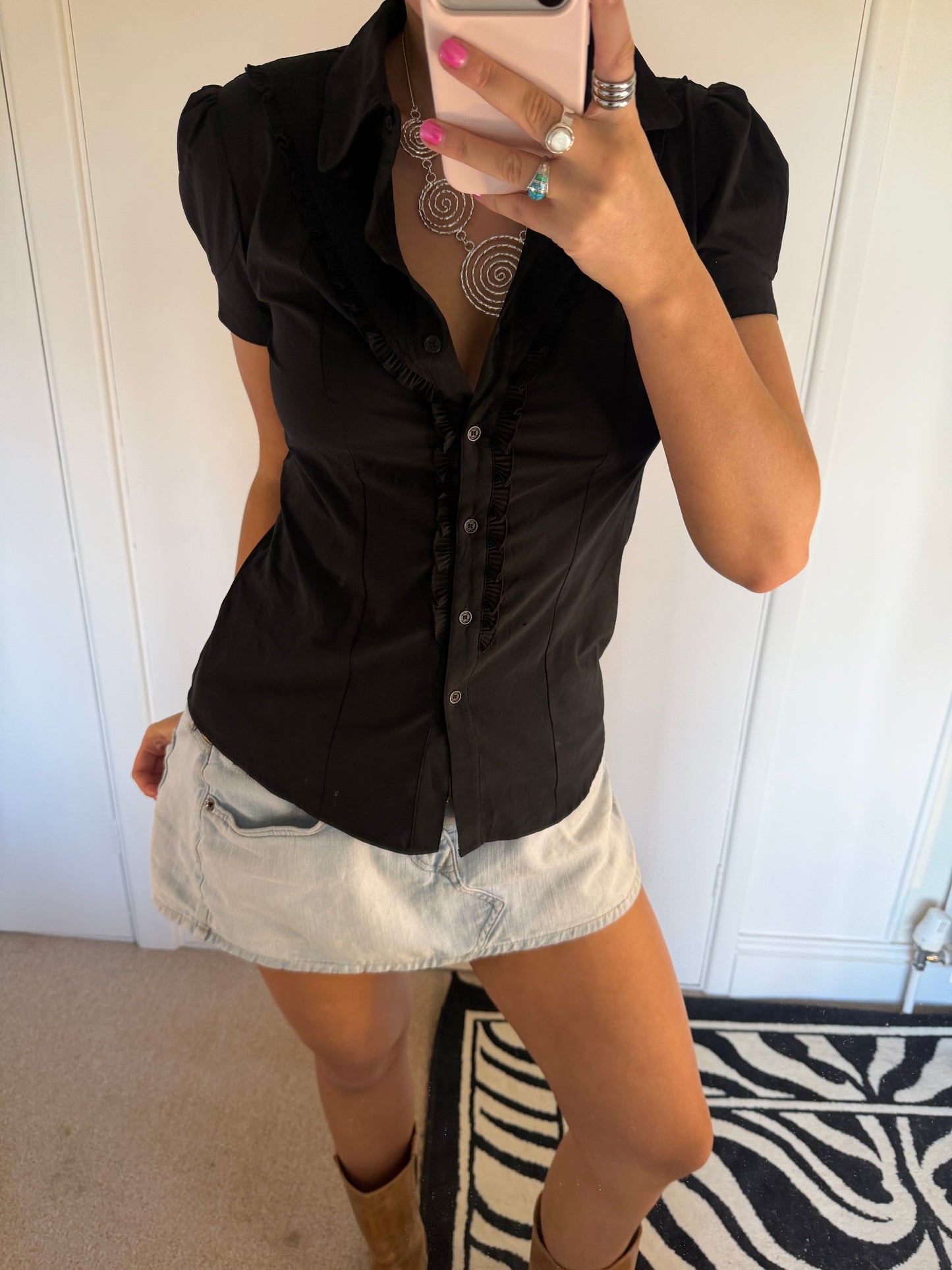 black shirt