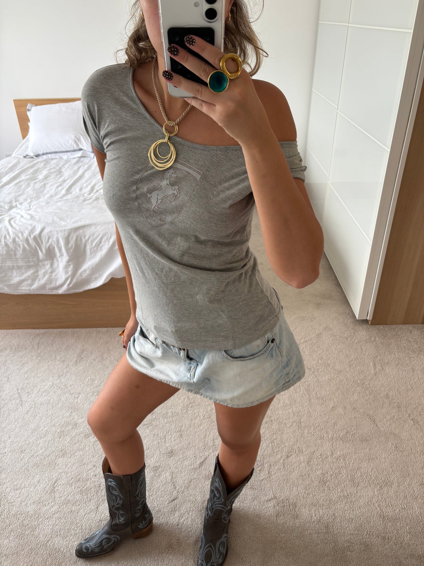ferrari top
