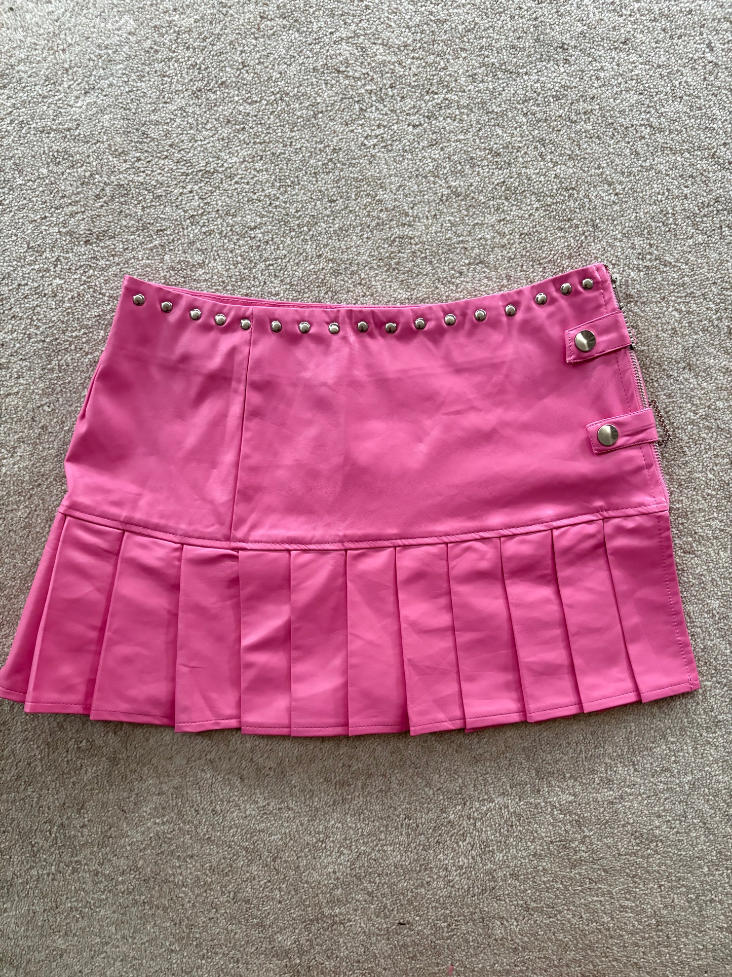 pink mini skirt