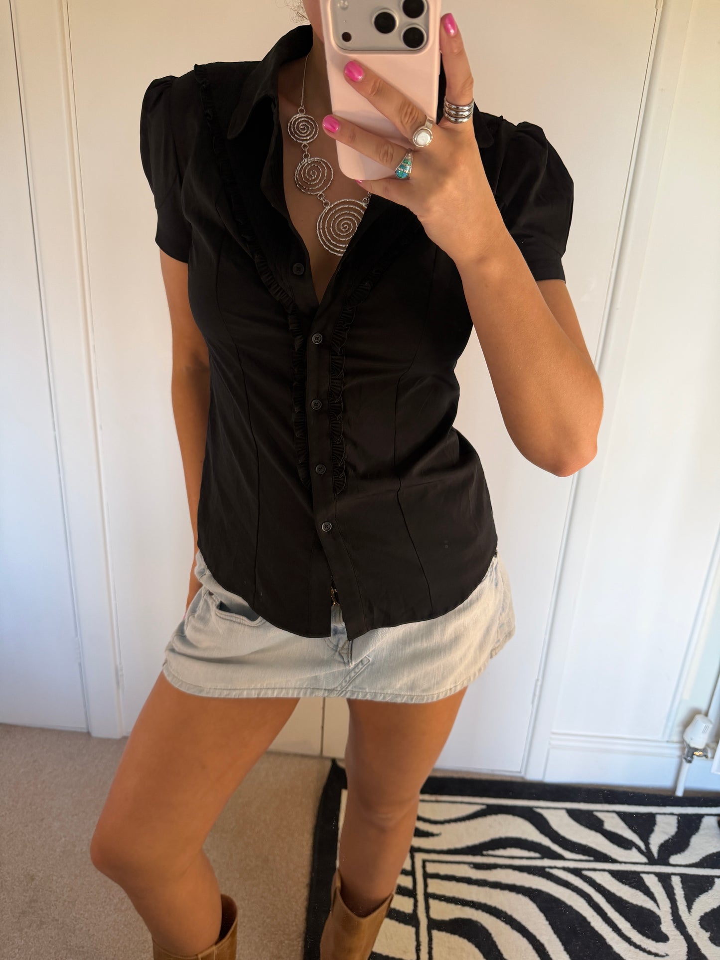 black shirt