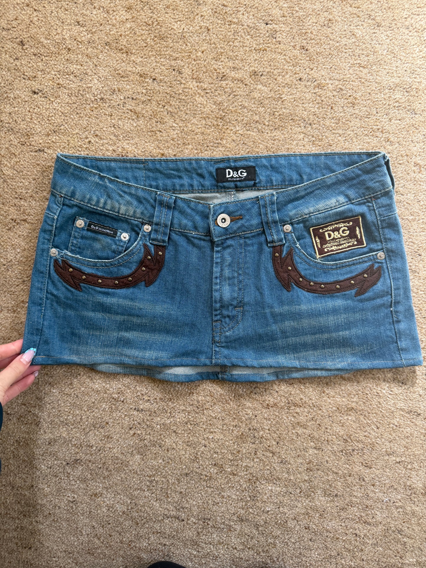 d&g mini skirt
