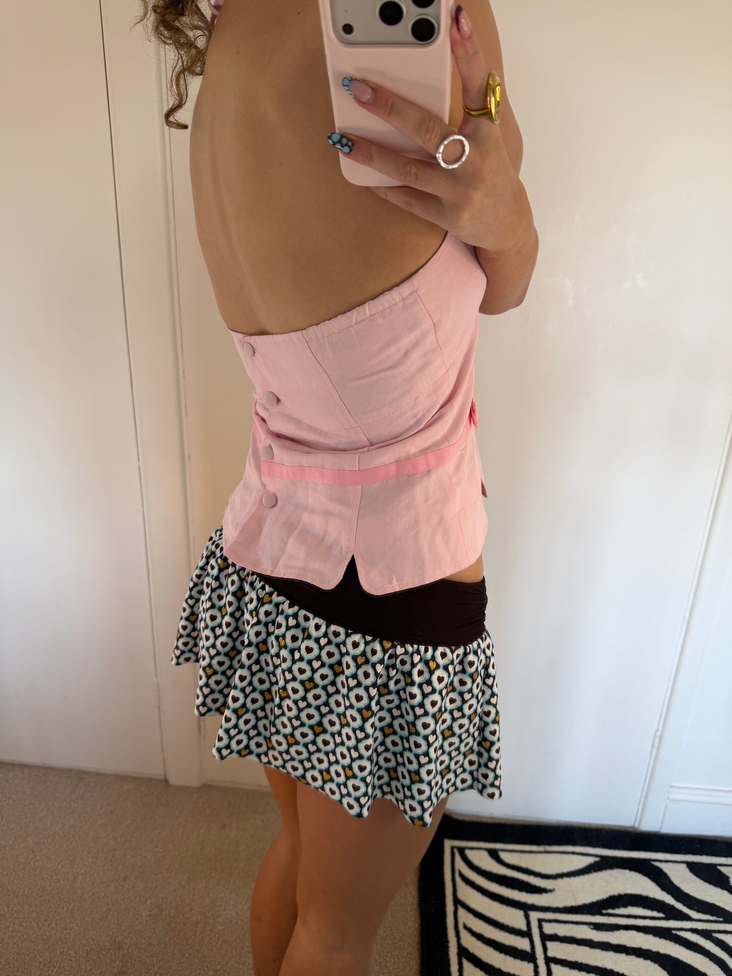 mini skirt