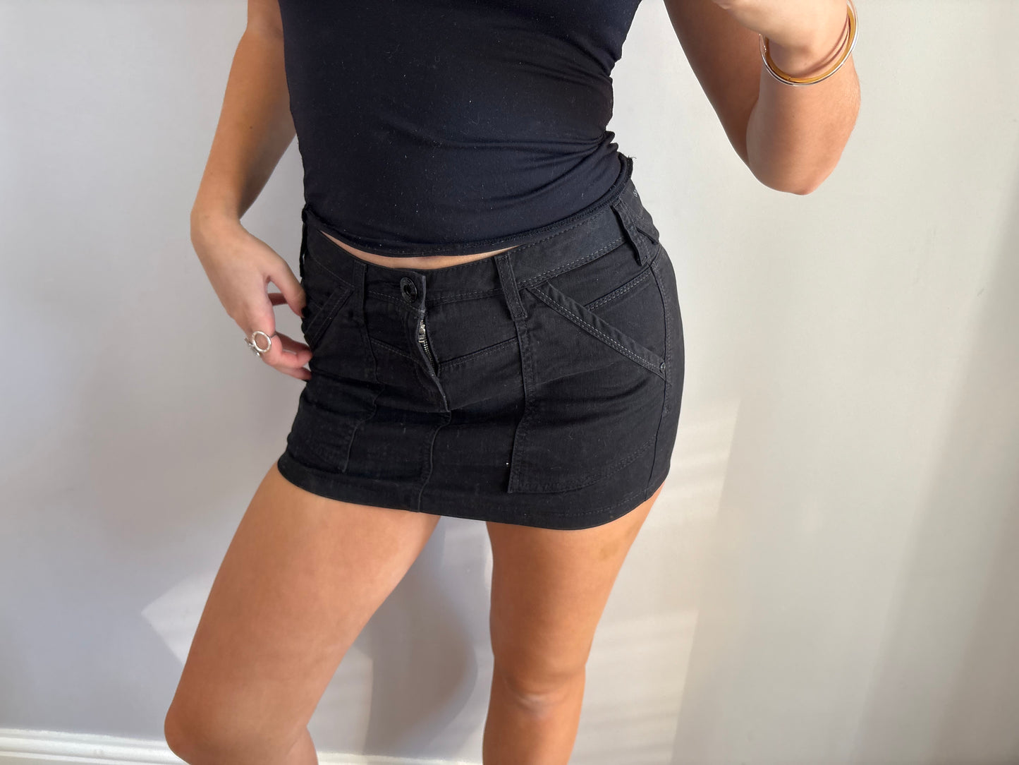 guess mini skirt