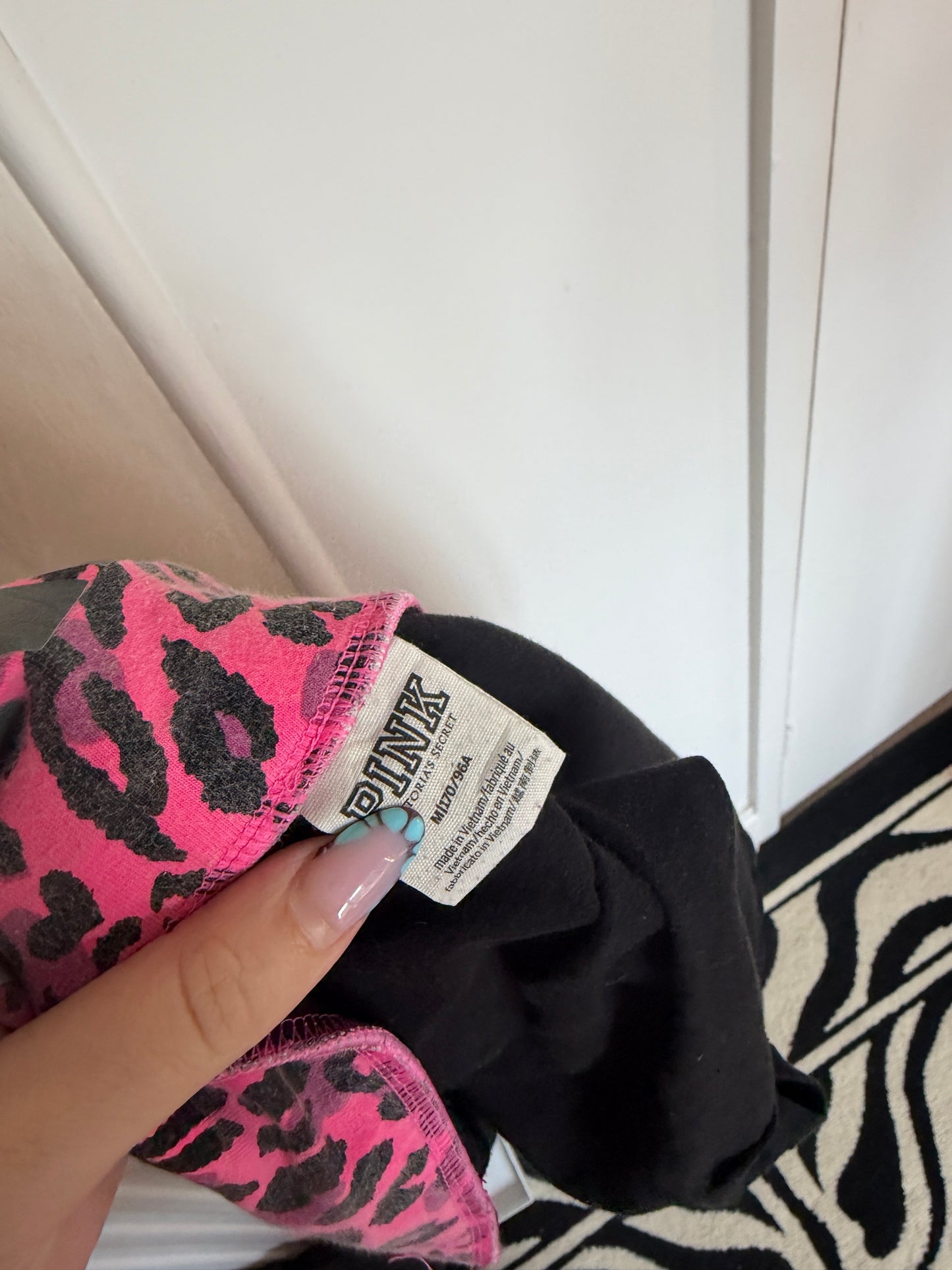 vs leopard mini shorts