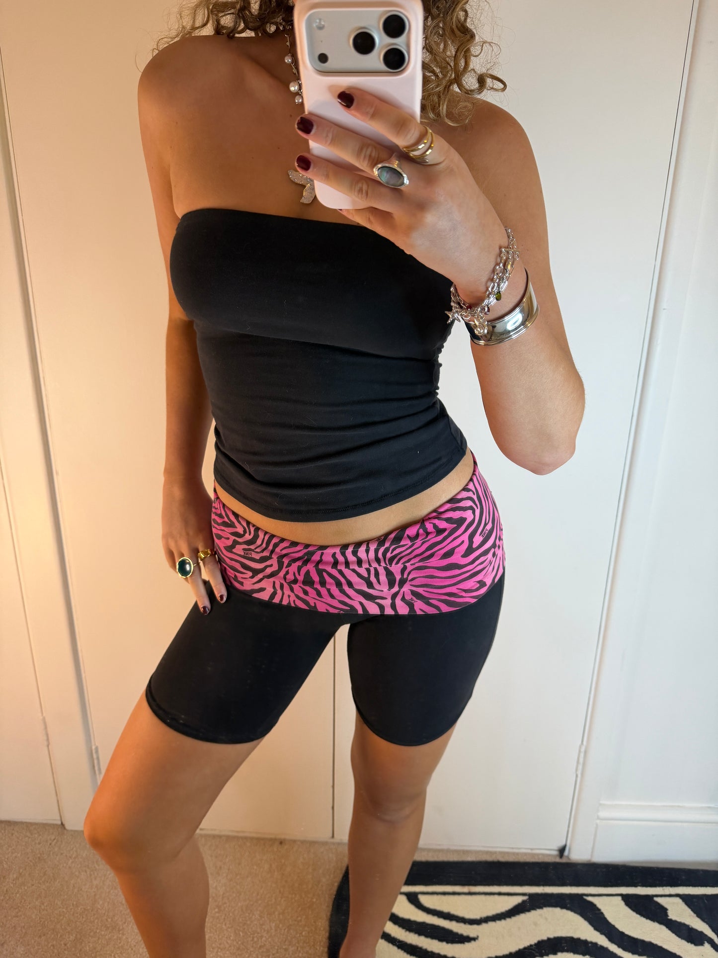 vs rare fold shorts