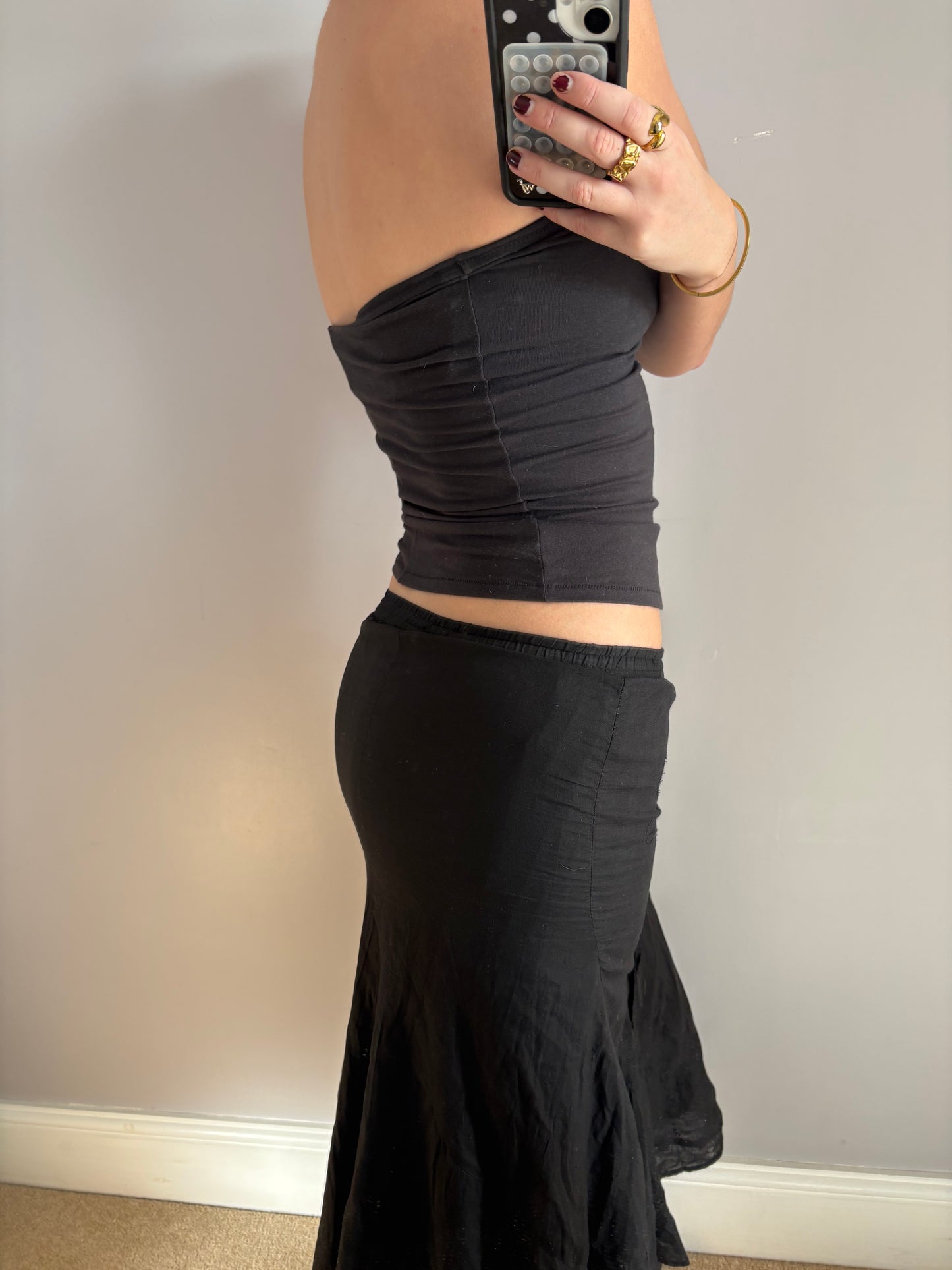 black maxi skirt