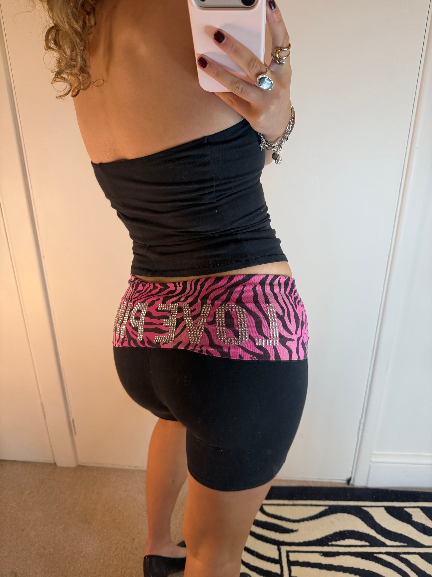 vs rare fold shorts