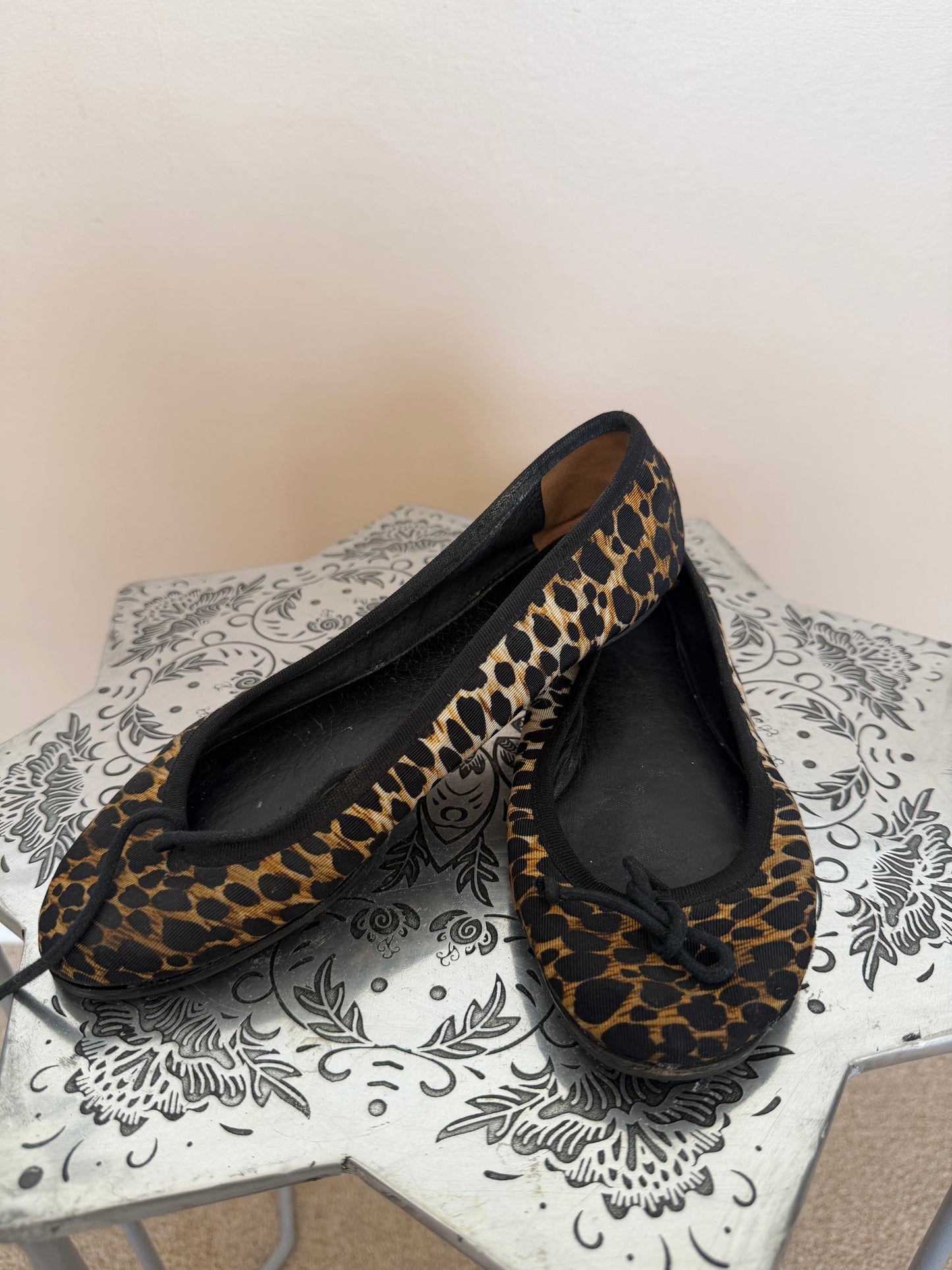 d&g leopard ballet pumps