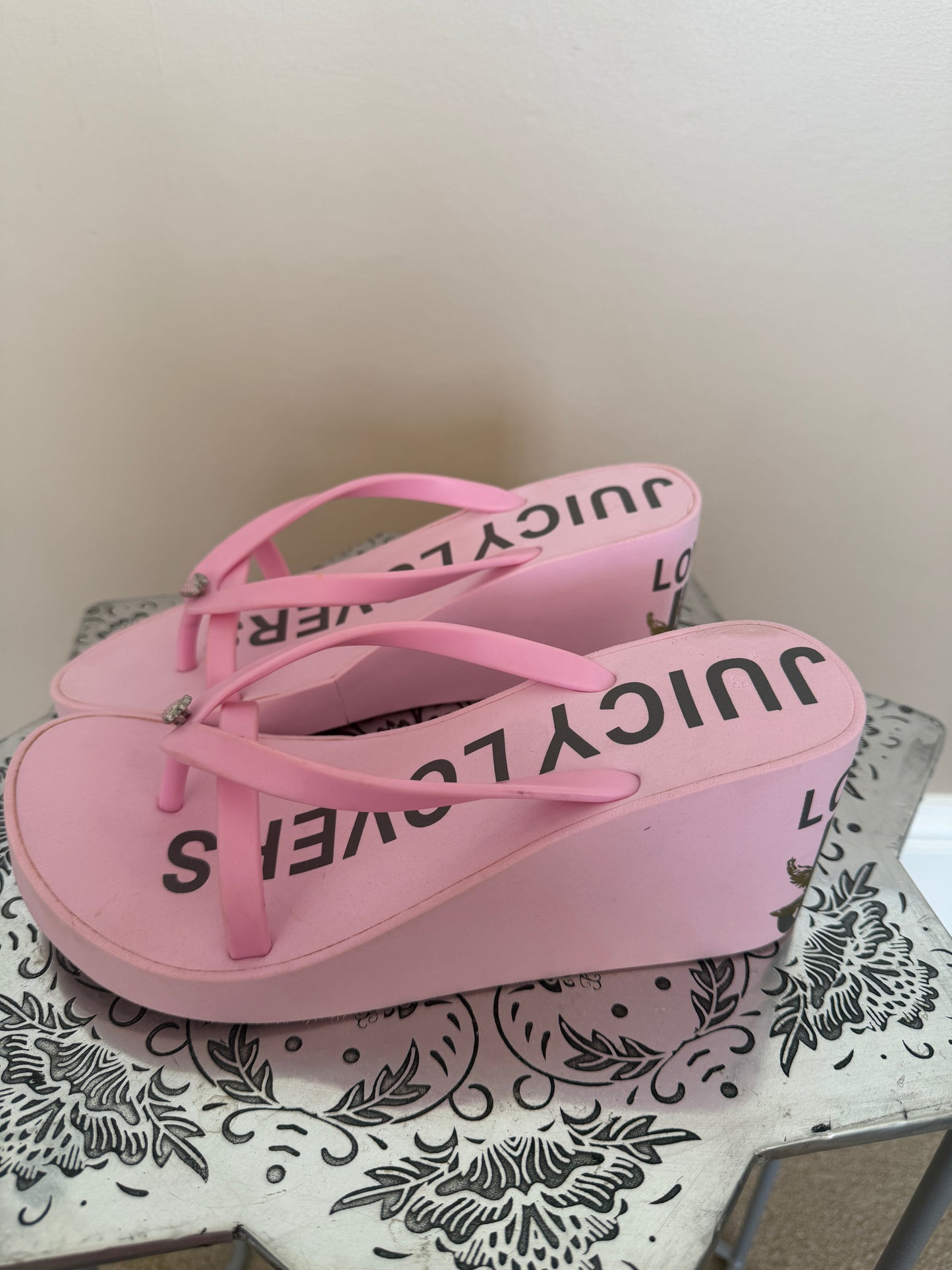 juicy flip flops