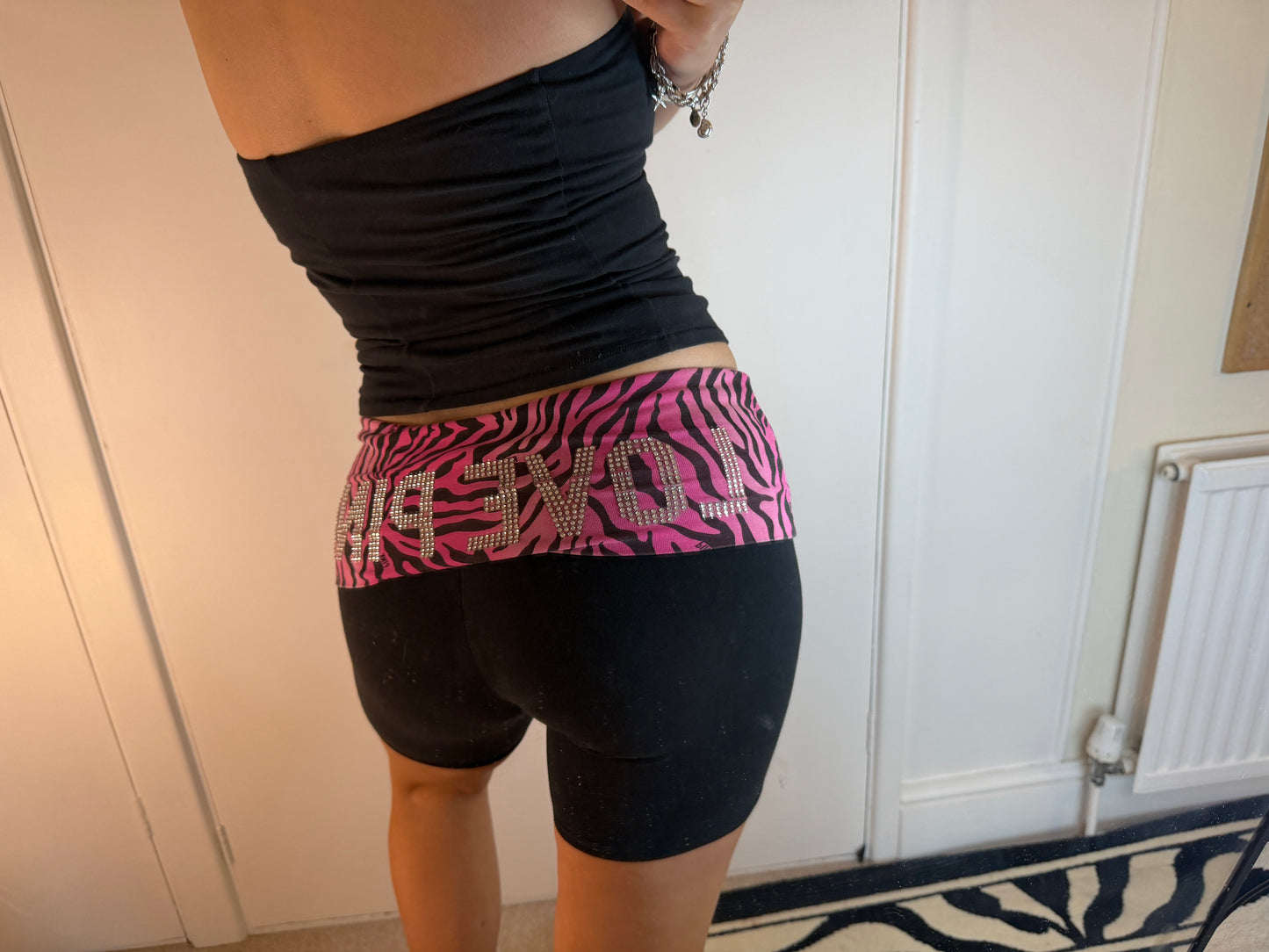 vs rare fold shorts