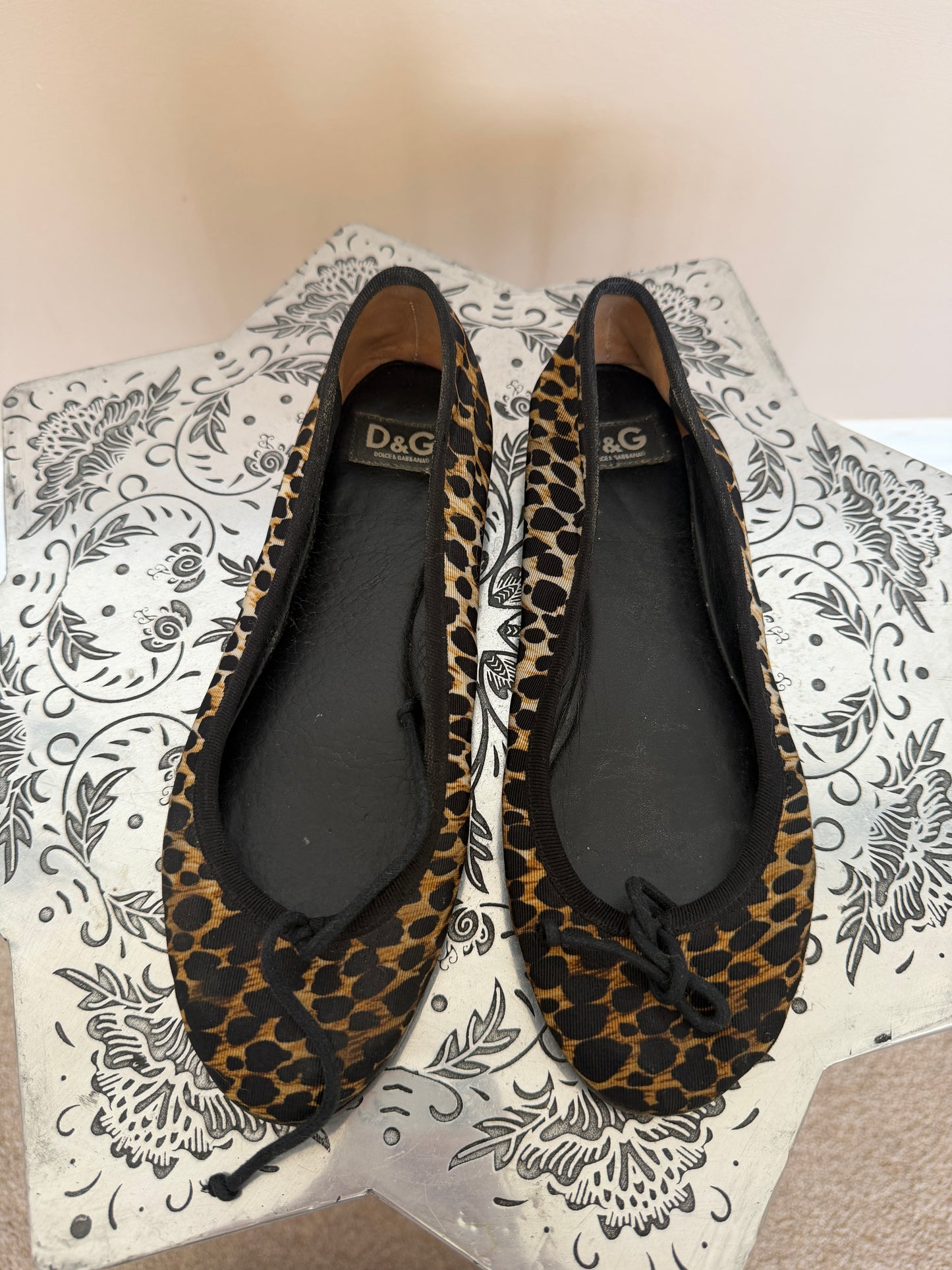 d&g leopard ballet pumps