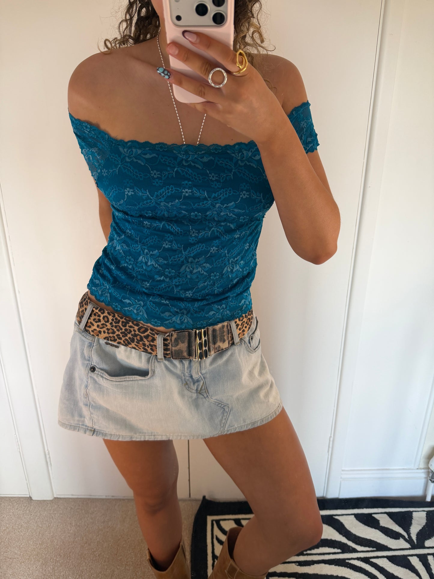 laced top