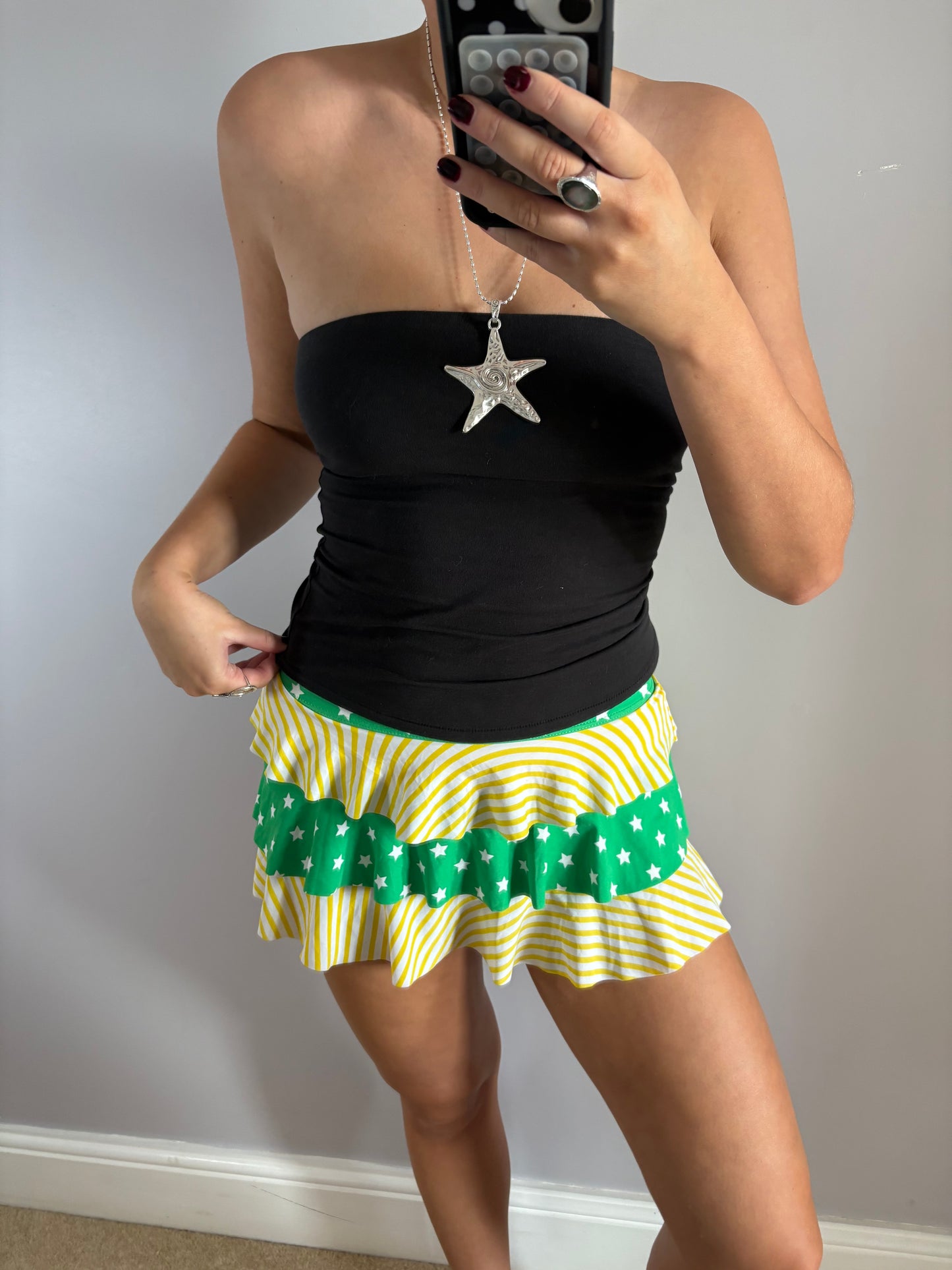 star mini skirt