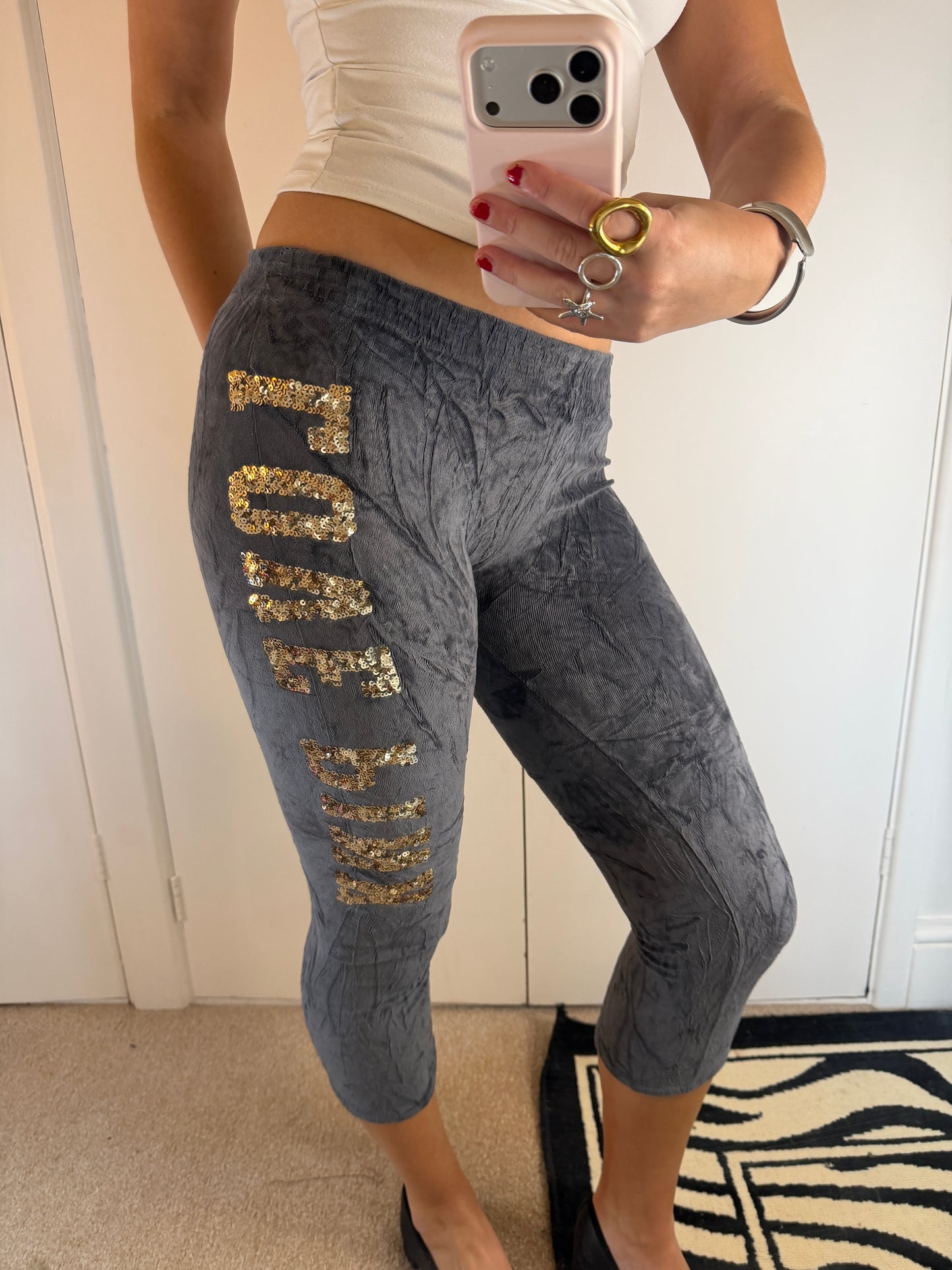 vs capris