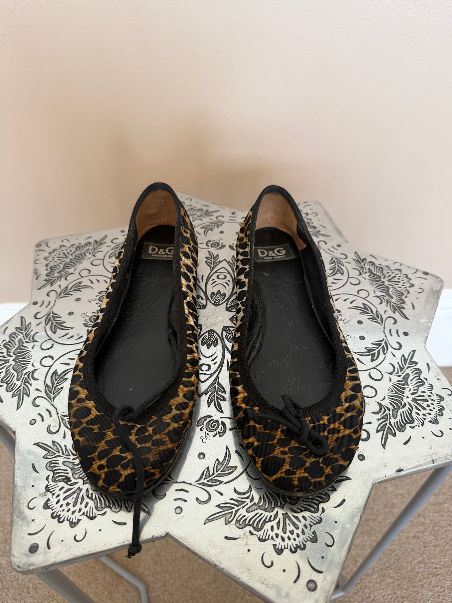d&g leopard ballet pumps