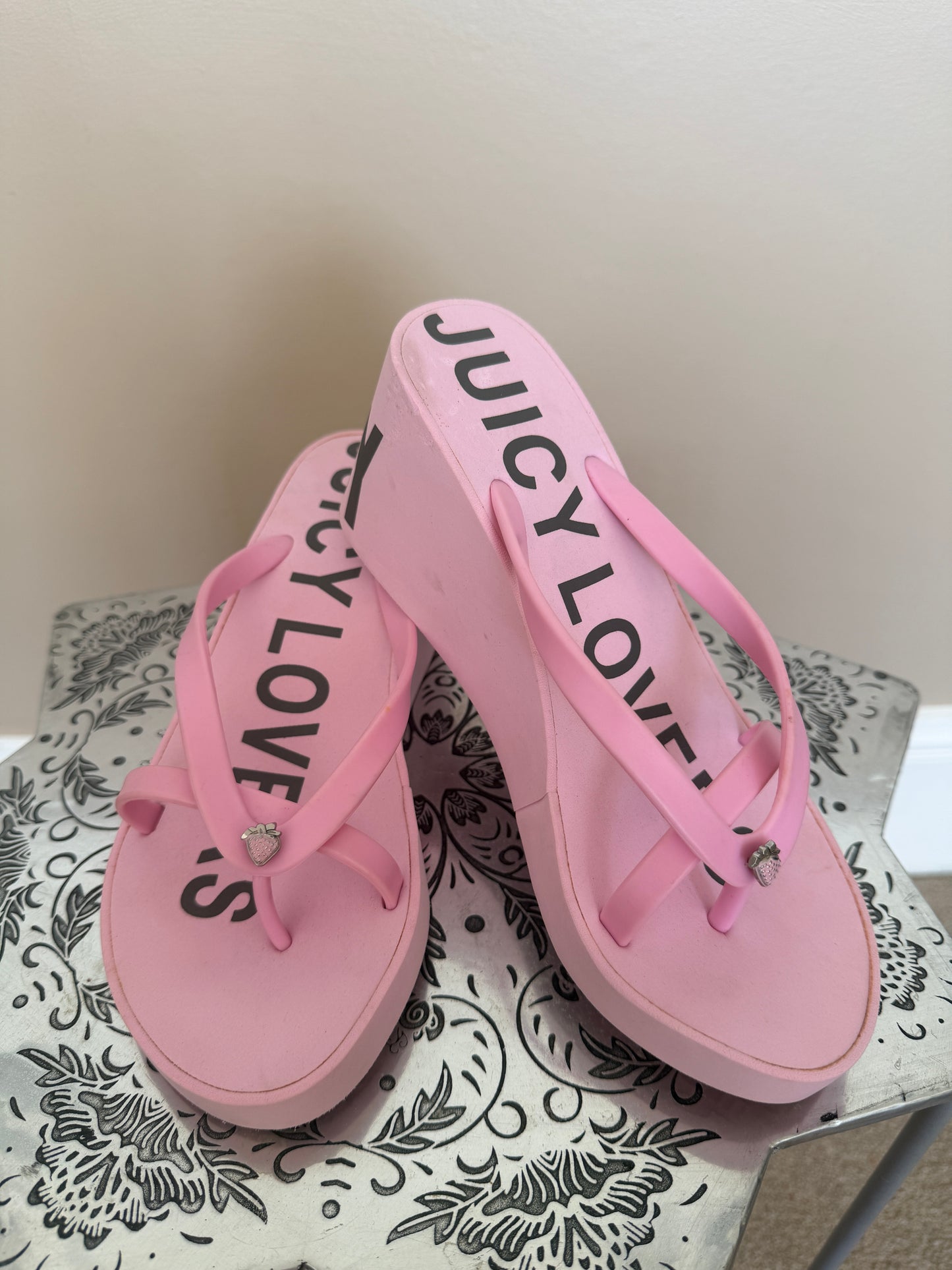 juicy flip flops