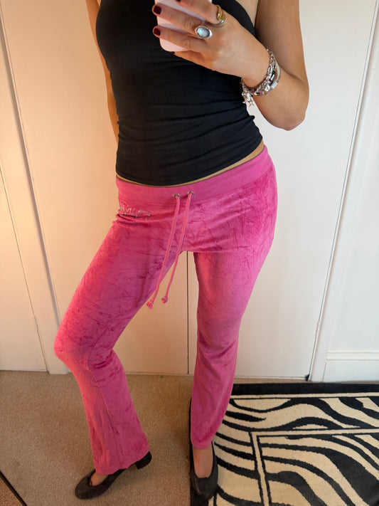 vs pink trousers