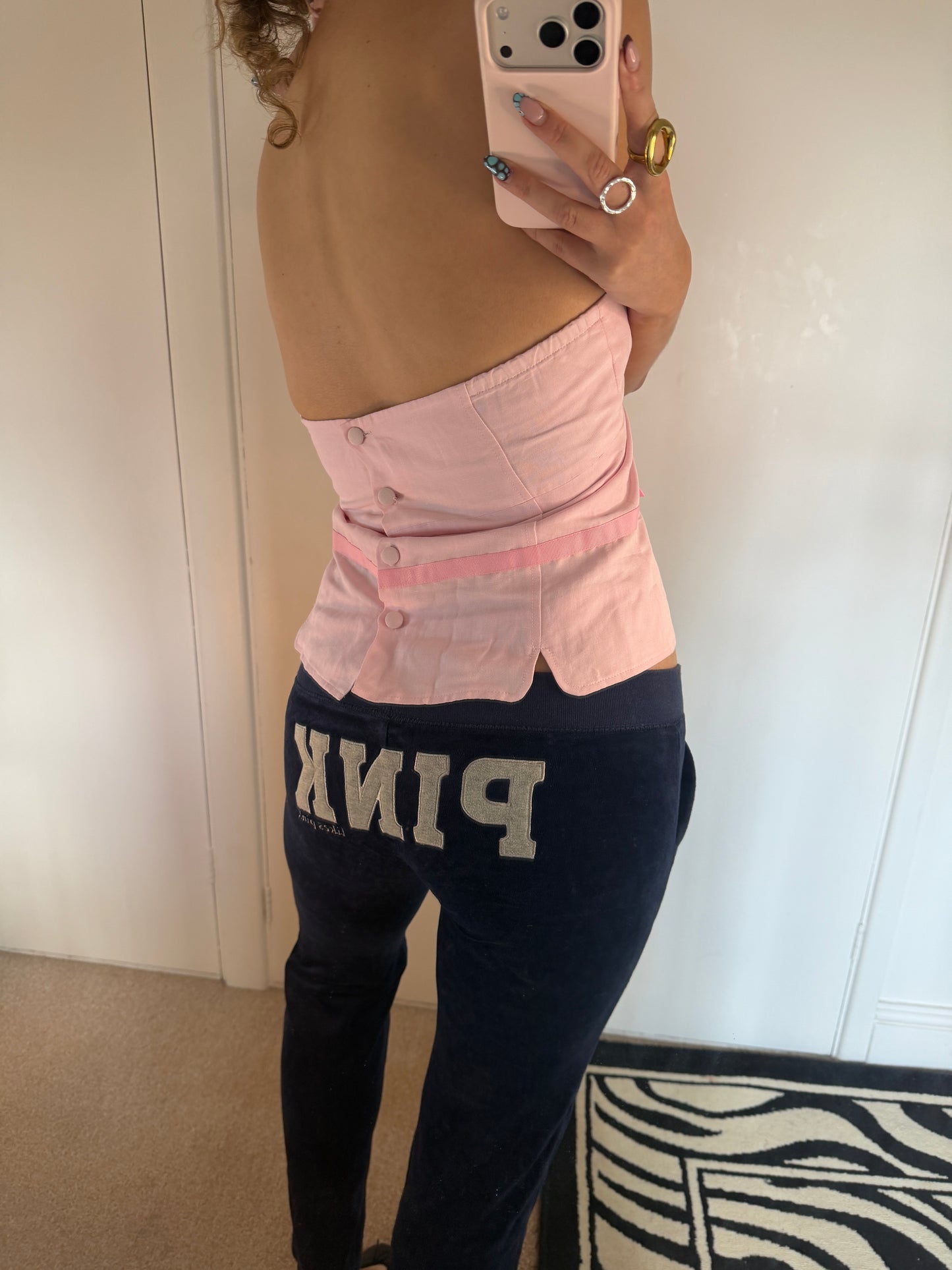 vs pink trousers
