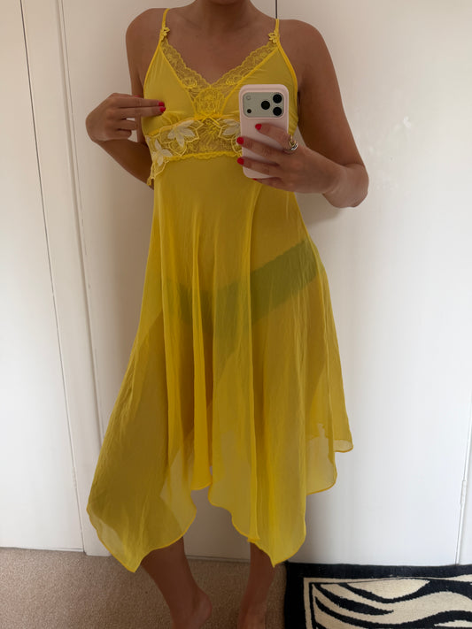 yellow dress