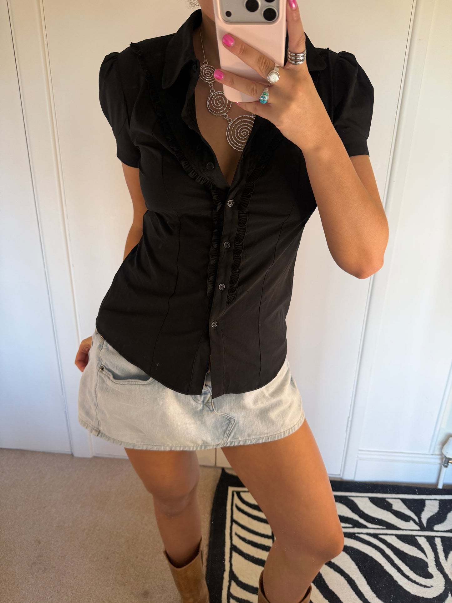 black shirt