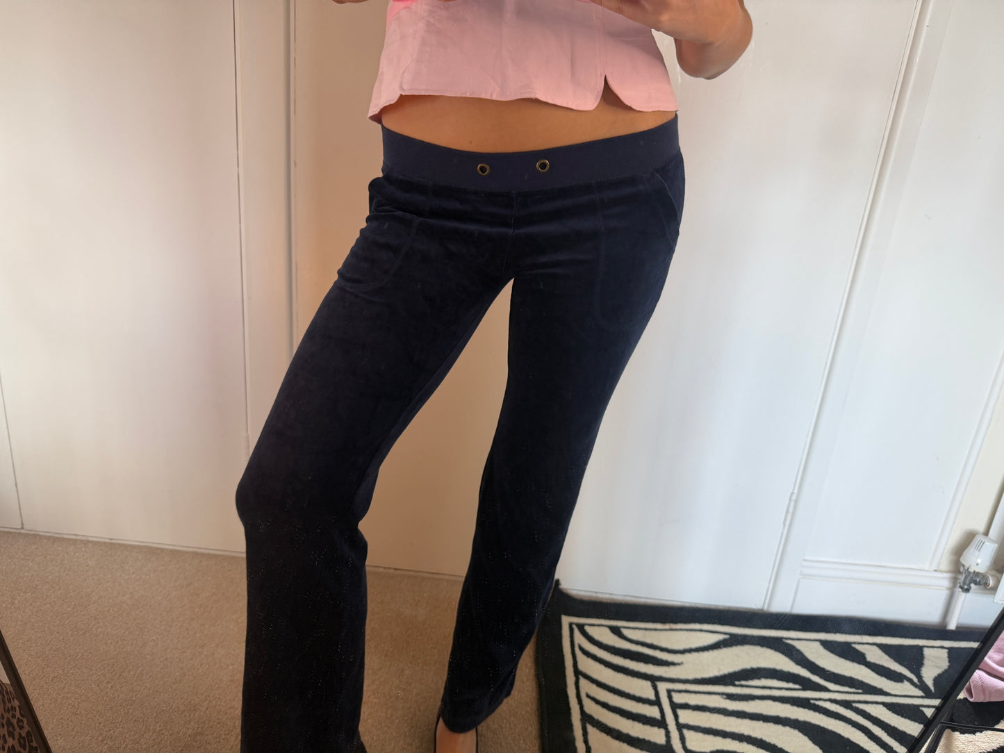 vs pink trousers