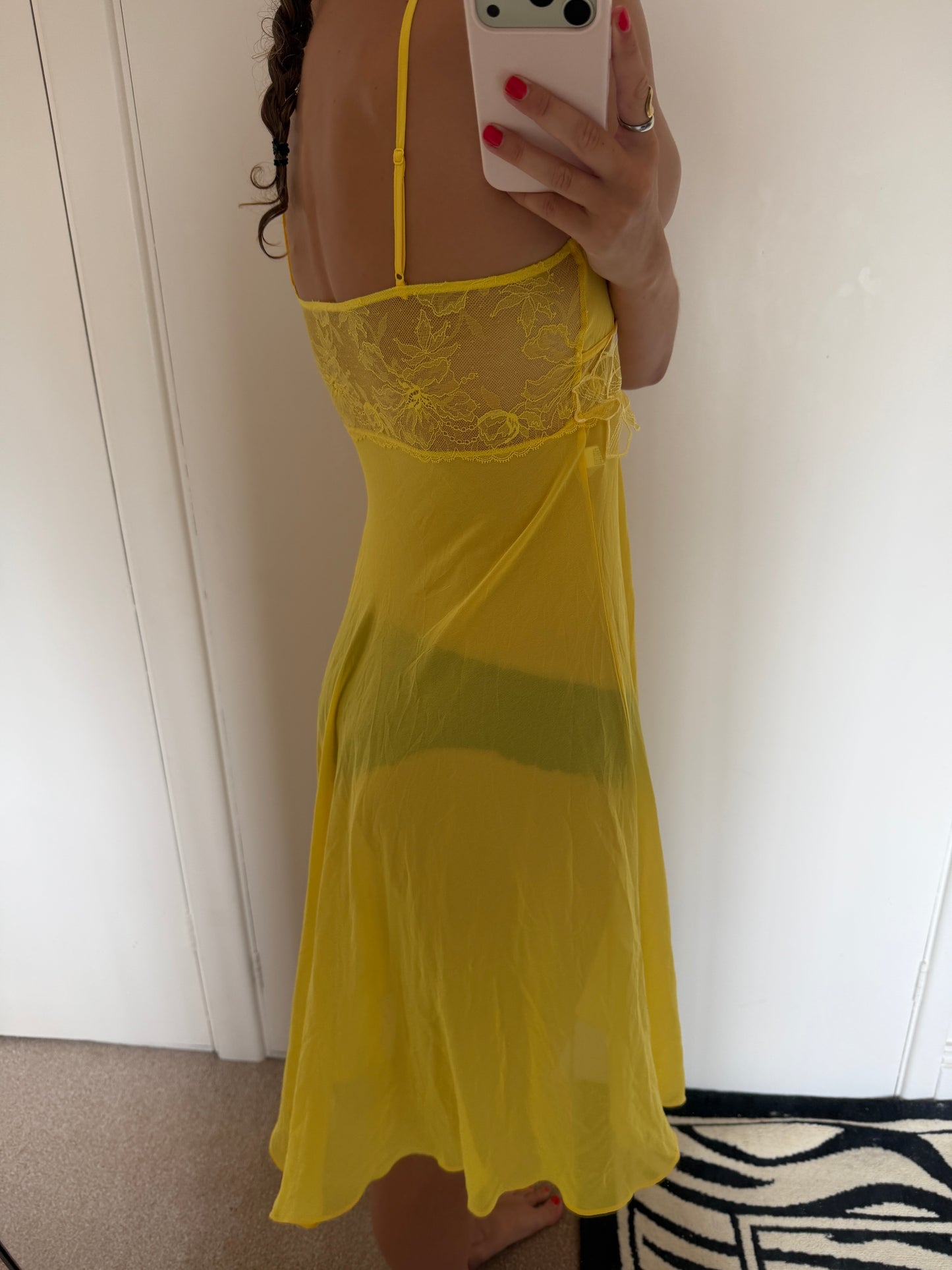 yellow dress