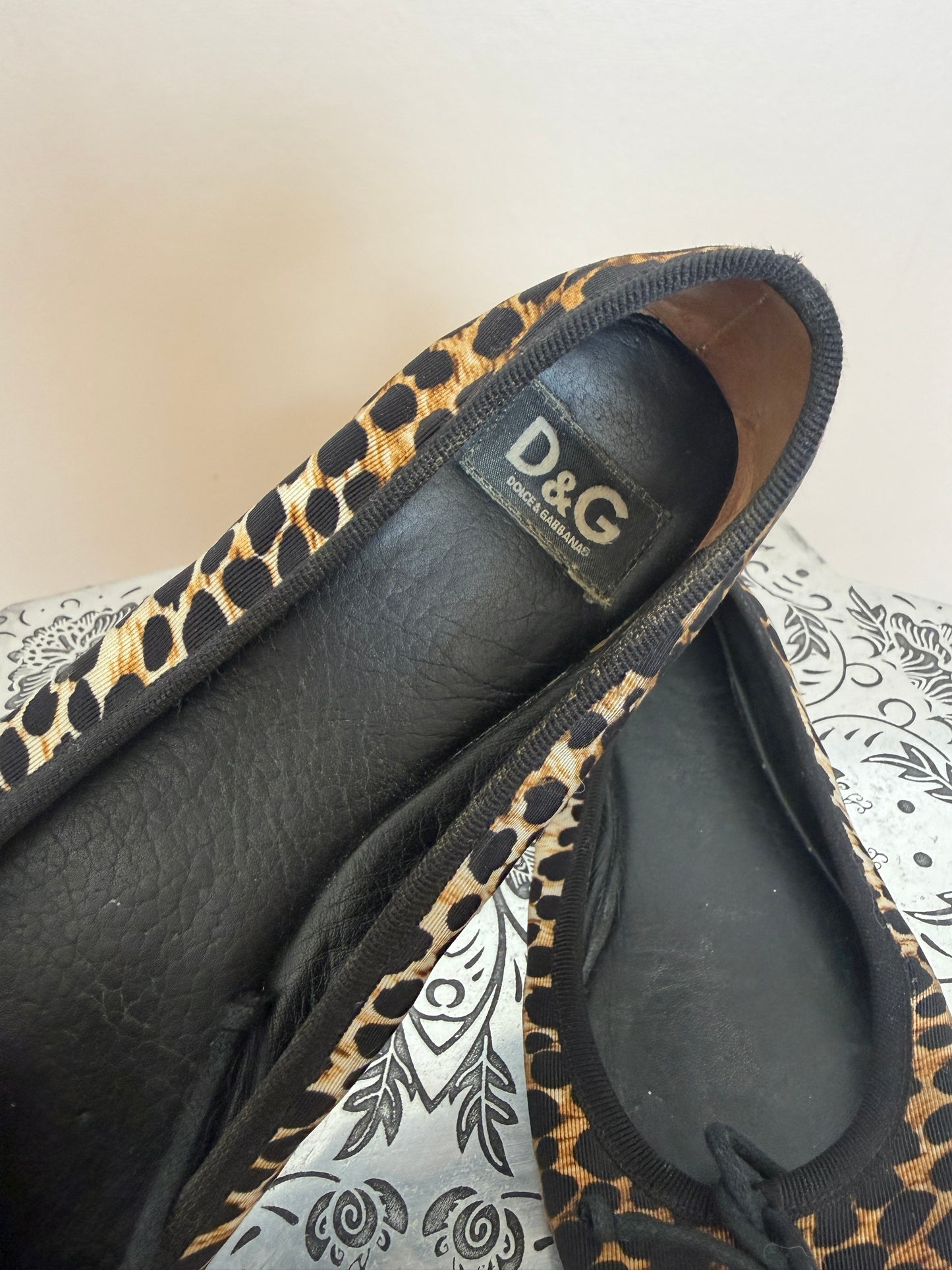 d&g leopard ballet pumps